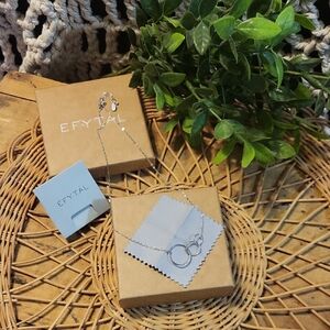 EFYTAL Silver Necklace with Interlocking Circles